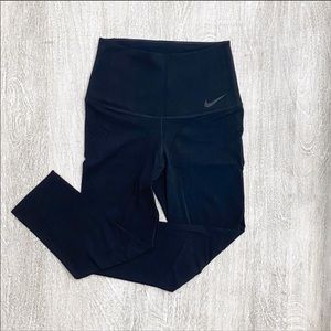 Nike Ultra High Rise Cropped Leggings